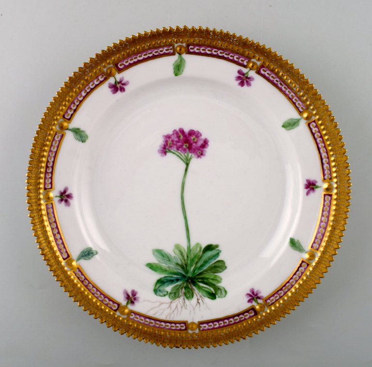 Royal Copenhagen Flora Danica lunch plate.
Model Number 20/3553.