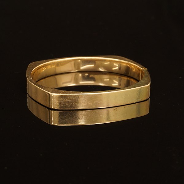 Jos. Kahn, Copenhagen: Bangle, 14kt Gold. W: 22,1gr