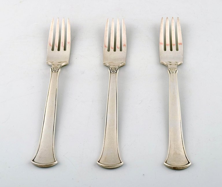 Hans Hansen silverware number 5, Three small luncheon forks / child forks in sterling silver.
