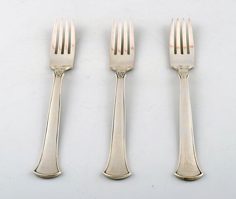 Hans Hansen silverware number 5, Three small luncheon forks / child forks in 
sterling silver.