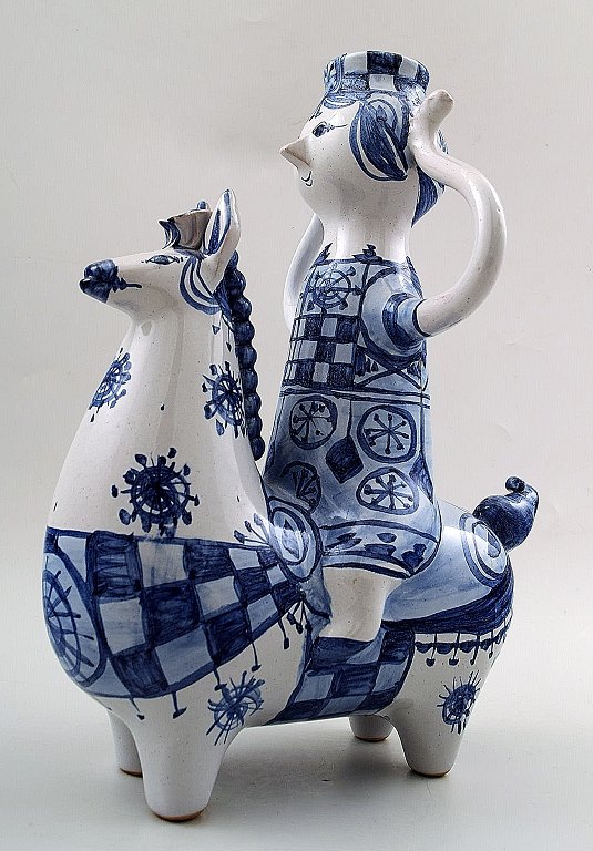 Rare Bjorn Wiinblad figure from the blue house.
Figure / candlestick, rider to horse for one light.