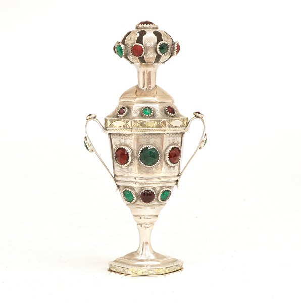 Vinaigrette, Silver. Jens Jensen, Sonderburg, Denmark, circa 1843. H: 13cm. W: 
76gr