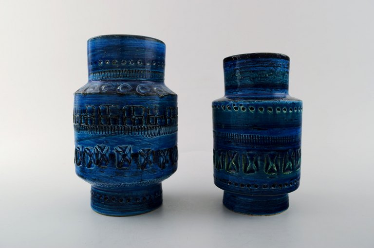 Bitossi, Rimini-blå vaser i keramik, designet af Aldo Londi.
