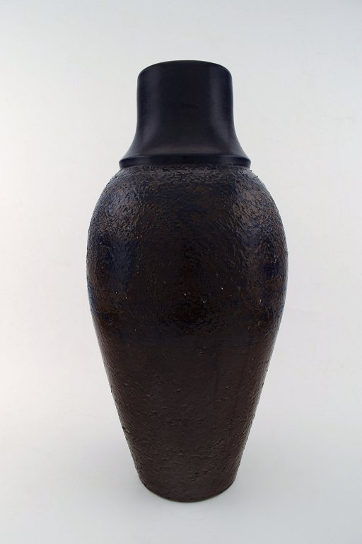 Upsala Ekeby large floor vase in ceramic. Hand painted.
Beautiful blue glaze.