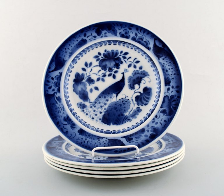 Peacock from Copenhagen faience / Aluminia.
Flat plate in earthenware. 5 pieces in stock.