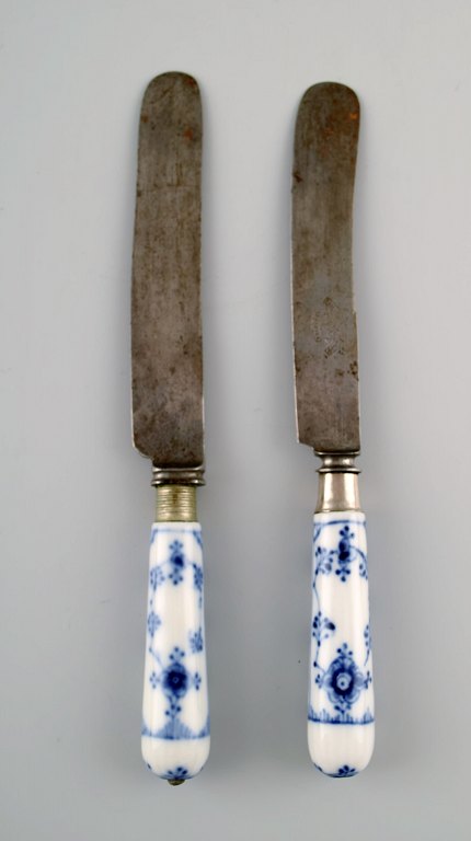 Blue Fluted Plain, one knife from Royal Copenhagen / Raadvad.
Early 1900s.