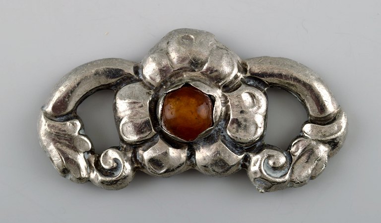 Danish Art Nouveau brooch in silver. 
Early 1900s.