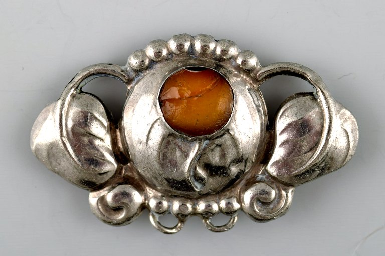 Danish Art Nouveau brooch in silver. 
Early 1900s.