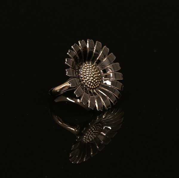 Georg Jensen: Grosser Daisy Ring. D: 3,2cm. Ringgr. 58