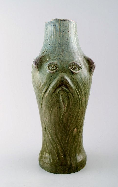 Large Höganäs Art Nouveau ceramic vase. Grotesques.
Signed, approx. 1900.