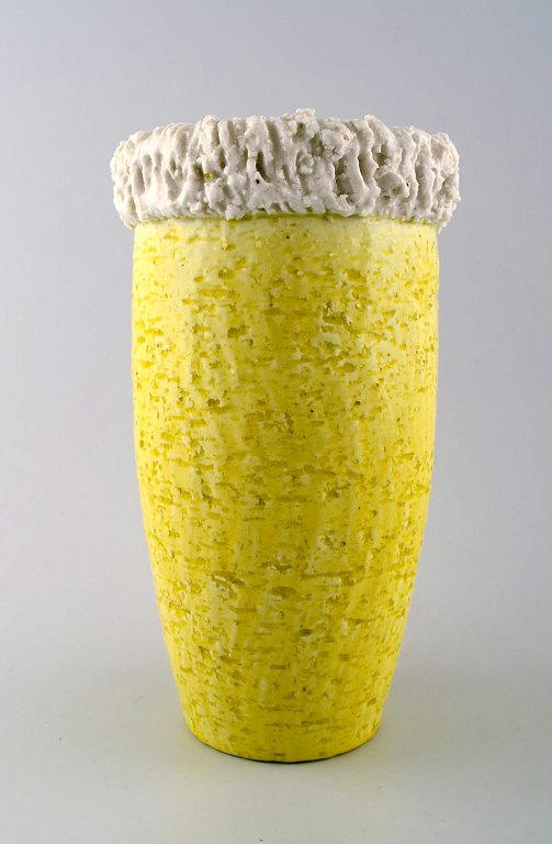 Rörstrand / Rorstrand Gunnar Nylund "Chamotte" vase.