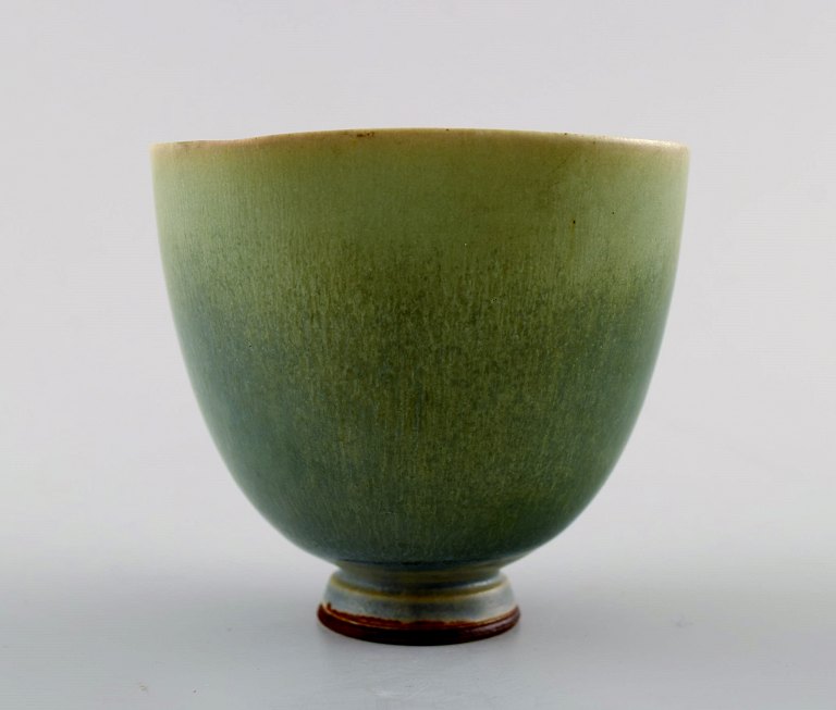 Berndt Friberg Studio ceramic bowl. Modern Swedish design.
Unique, handmade. Fantastic glaze in blue-green shades!