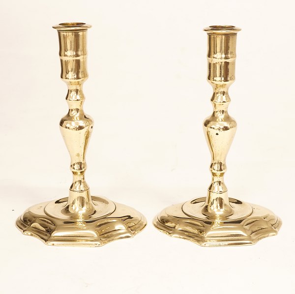 A pair of large baroque brass candlesticks. Denmark circa 1750. H: 18,5cm