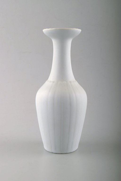 Wilhelm Kåge, Gustavsberg, ceramic vase in white glaze.