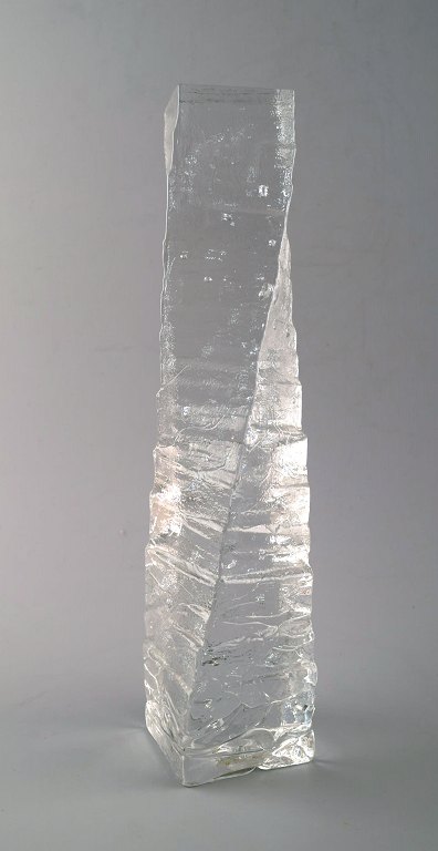 Christer Sjögren, Lindshammar. Art glass sculpture.