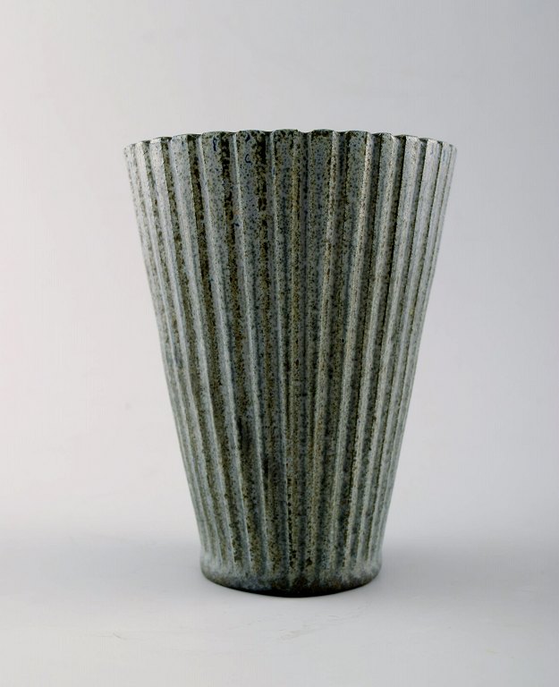 Arne Bang. Pottery Vase in ribbed style.
