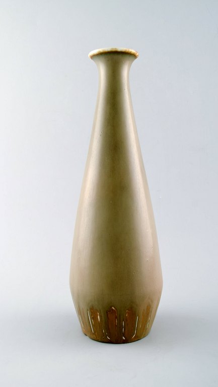 Gunnar Nylund, Rörstrand vase in ceramics.
