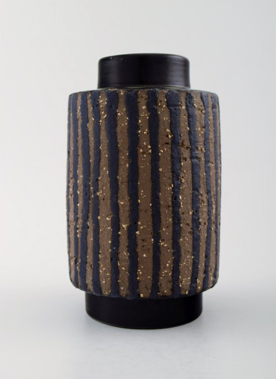 Mari Simmulson for Upsala-Ekeby ceramic vase.
