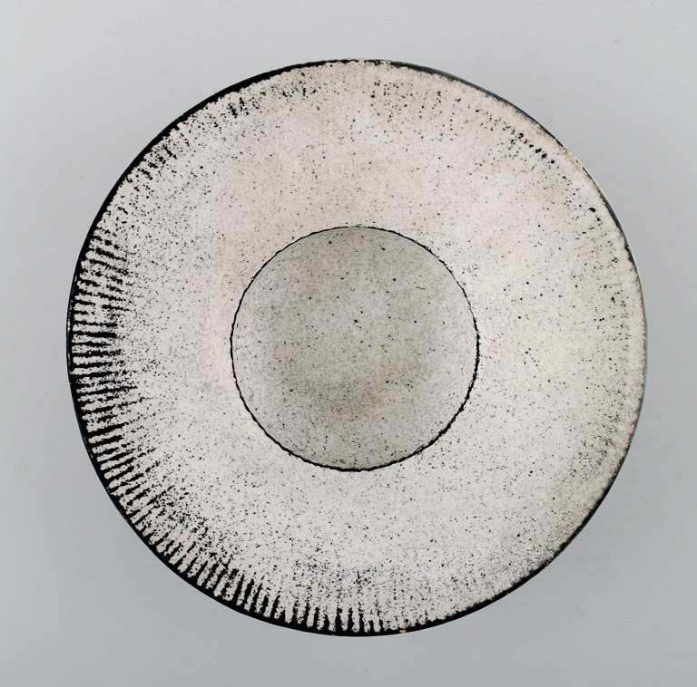 Kähler, Denmark, glazed bowl, 1930 s.
Designed by Svend Hammershøi.