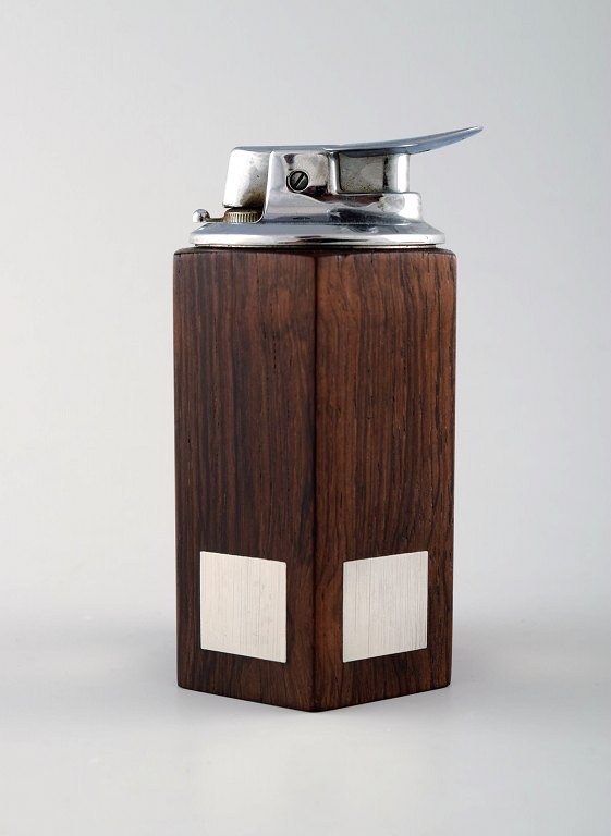 Hans Hansen: Table lighter in rosewood with inlaid silver.