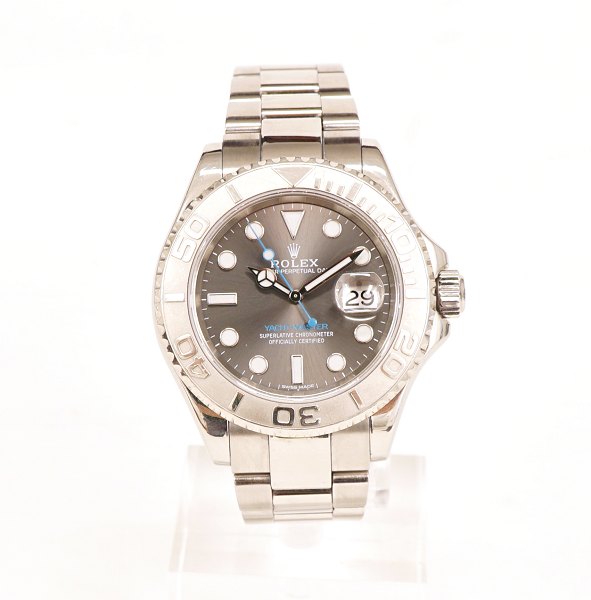 Rolex Yacht Master, Ref. 16622, year 2005. Rhodium dial. Box and papers. D: 40mm