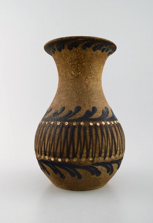 Kähler, Denmark, large glazed stoneware vase in modern design.
1930 / 40 s. Cow horn technique.