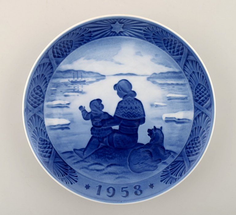 Royal Copenhagen, Christmas plate from 1958.
