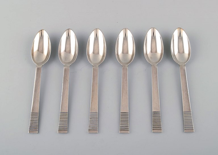 Georg Jensen Parallel. Set of 6 sorbet/ice cream spoons in sterlig silver. 
