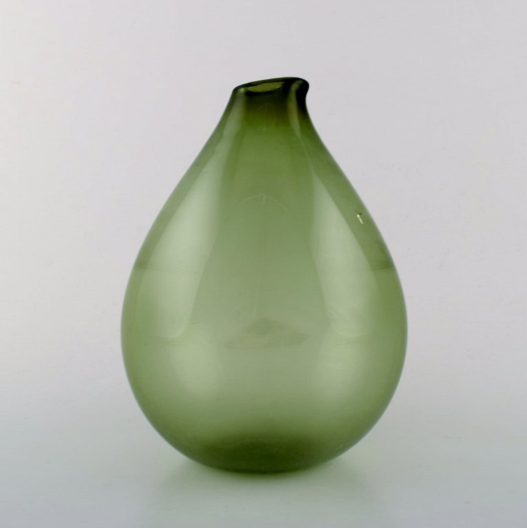 Blomkulla Swedish Art Glass Jug by Kjell Blomberg for Gullaskruf, 1963.
