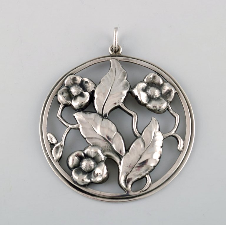 Svend Weihrauch for Franz Hingelberg, Aarhus. Sterling silver large pendant.
