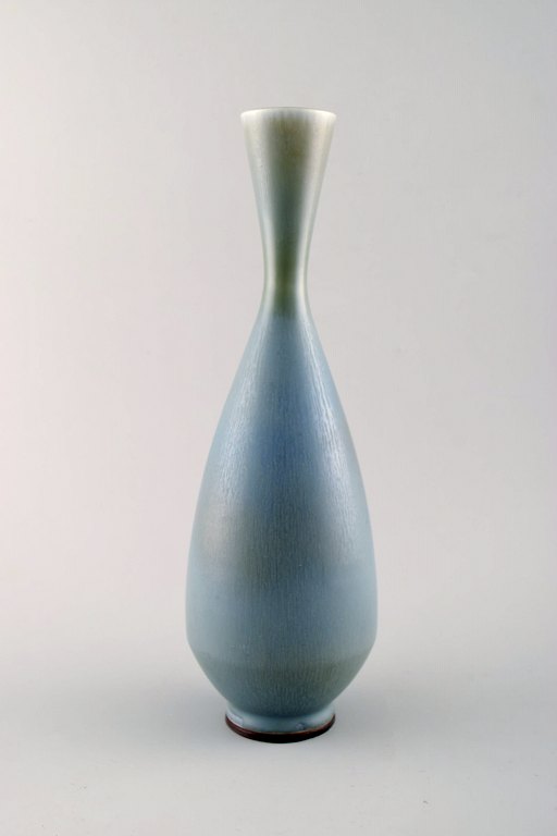 Berndt Friberg Studio large ceramic vase. Modern Swedish design. Unique, 
handmade.
