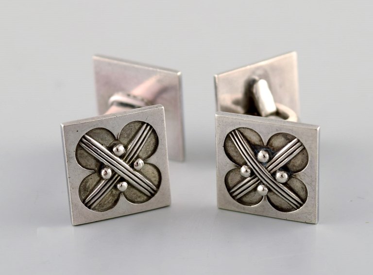 A pair of Georg Jensen art deco cufflinks in sterling silver. 1933-1944. Model 
number 62a.
