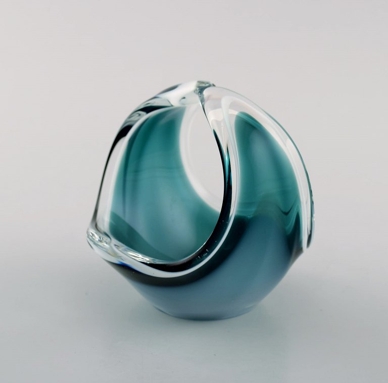 Paul Kedelv for Flygsfors. Turquoise "Coquille Fantasia" vase. Swedish design, 
1958.