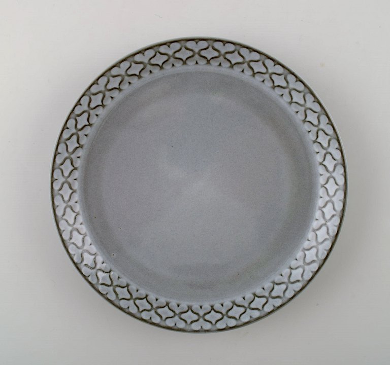 Bing & Grondahl number 308. Set of 18 dinner plates.
B & G Grey Cordial Quistgaard Nissen Kronjyden stoneware.