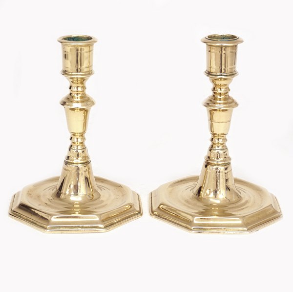 A pair of mid 18th century Baroque brass candle sticks. Denmark circa 1750. H: 
15,5cm