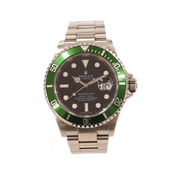 A Rolex 16610LV Kermit. Very nice condition. With servicepapers from Rolex. 
Z-series circa 2006-7. D: 40mm