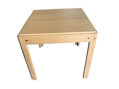 Folding table
Beech
H: 53 cm,  L and W: 57 cm 
Good condition
Illum Wikkelsø

