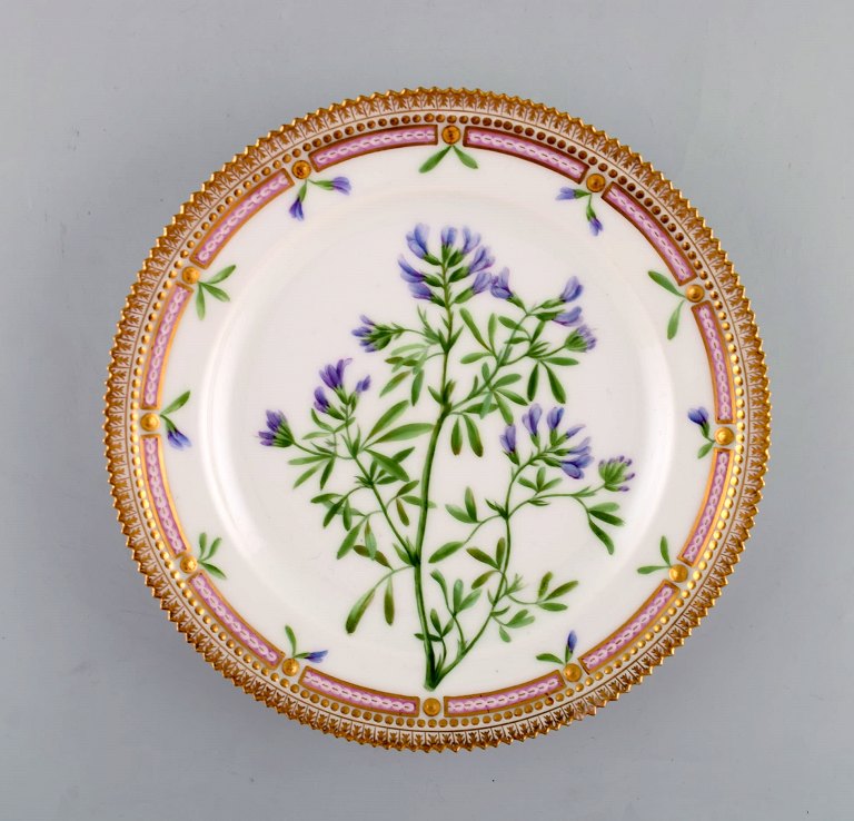 Tidlig Royal Copenhagen flora danica frokosttallerken. 1894-1900.
