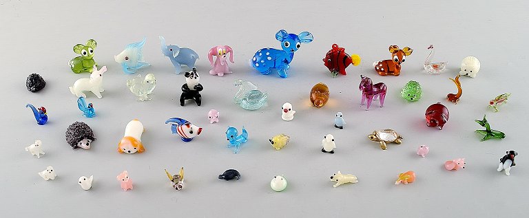 Scandinavian design. A collection of 44 miniature figures in handmade, mouth 
blown art glass. Various animals. 1960 / 70