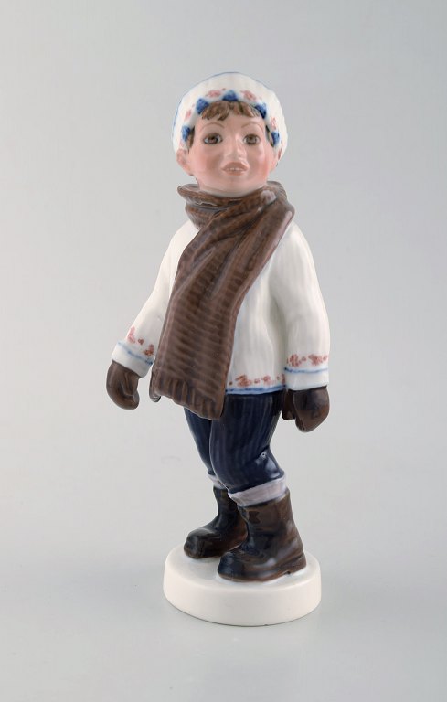 Dahl Jensen porcelænsfigur. Dreng i vintertøj. Modelnummer 1064. 2. Sortering. 
1920/30