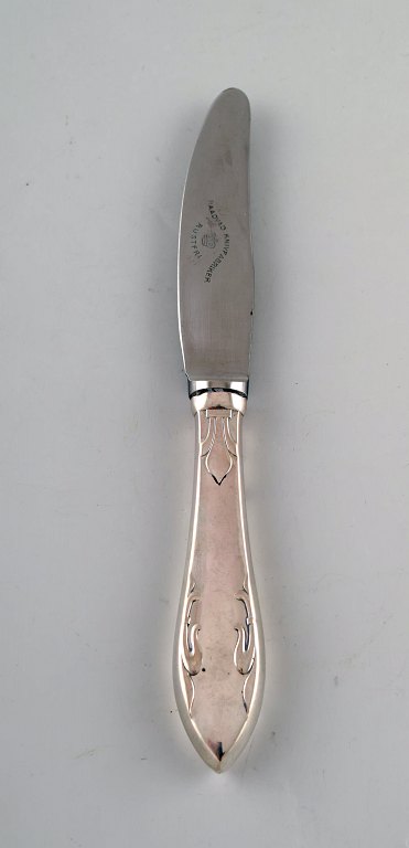 Danish silversmith. Lunch knife in silver (830).
