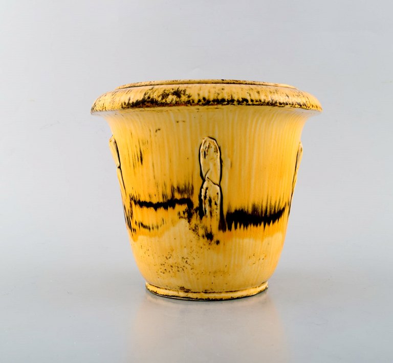 Svend Hammershøi for Kähler, HAK. Sjælden vase / urtepotte i glaseret stentøj. 
Smuk gul uranglasur. 1930/40