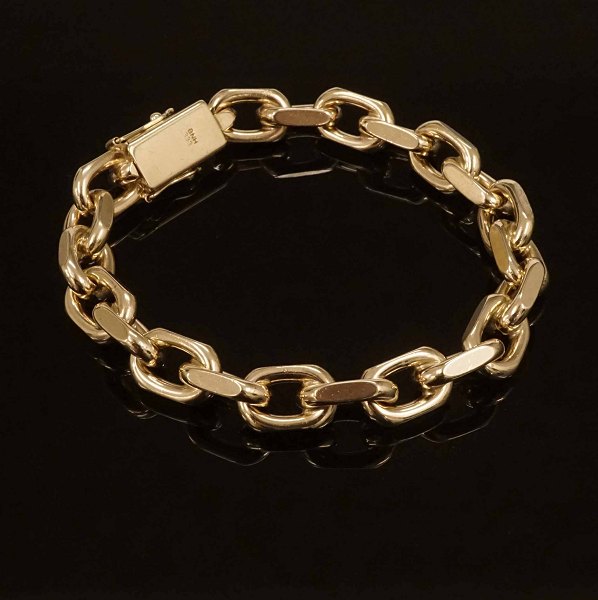 Bjarne Nordmark Henriksen: Kräftiger Anker Armband in 8kt Gold. L: 24cm. G: 
76,3gr