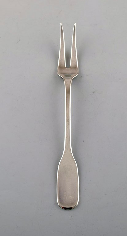 Hans Hansen silver cutlery. Large "Susanne" cold meat fork in sterling silver. 
Danish design, mid 20th century.