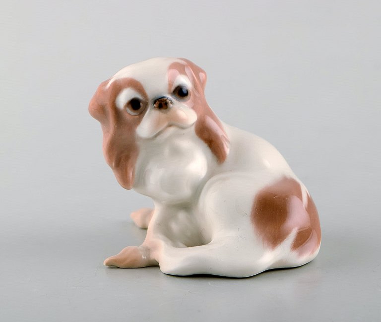 Dahl Jensen for Bing & Grøndahl. Pekingeser porcelænsfigur. Modelnummer: 1986A.
