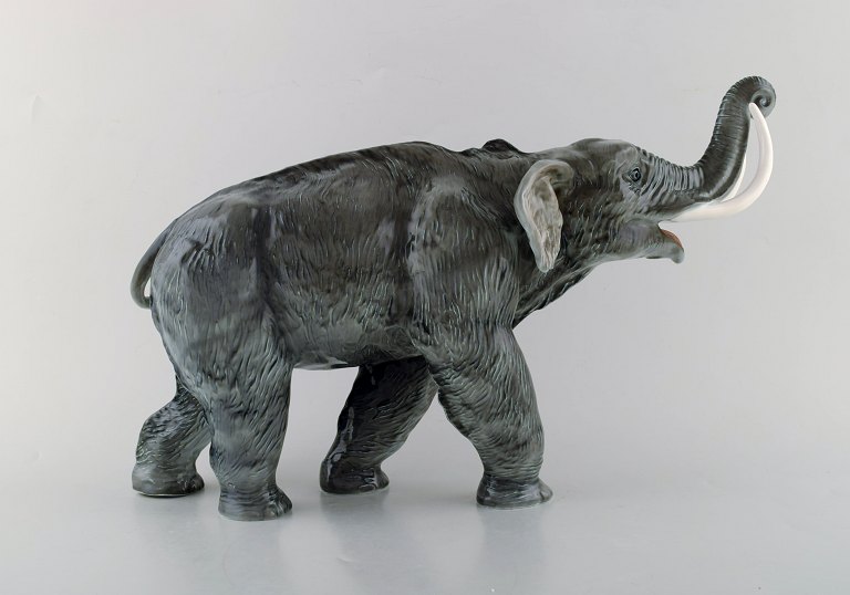 Stor Rosenthal mammut / elefant i håndmalet porcelæn. 1930