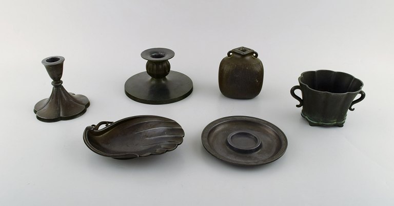 Just Andersen. Two vases, two candlesticks and two bowls in disko metal. 1930 / 
40