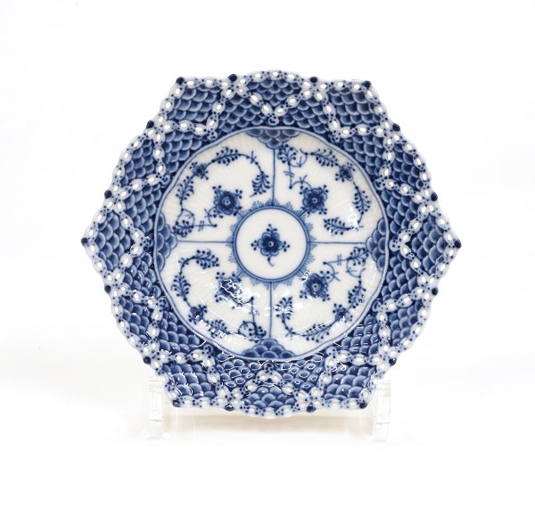 Royal Copenhagen: Set of 6 blue fluted full lace plates. D: 17cm