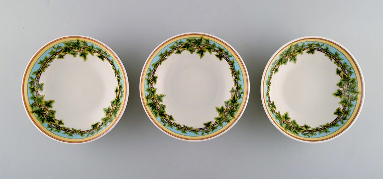 Gianni Versace for Rosenthal. Tre "Ivy Leaves" dybe tallerkener / skåle. Sent 
1900-tallet. 
