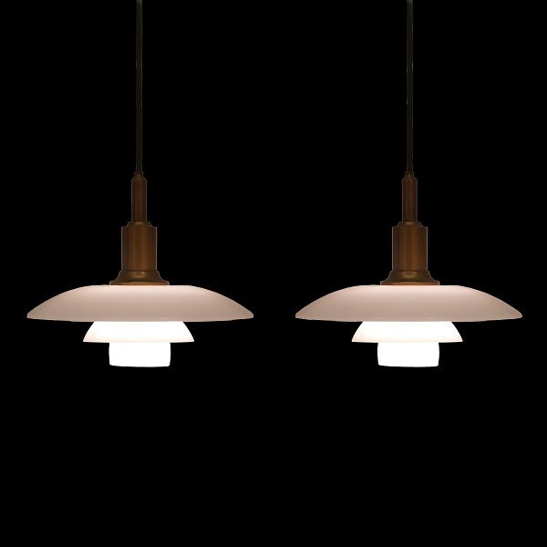 Poul Henningsen: A pair of pendants. Produced by Louis Poulsen. D: 30cm